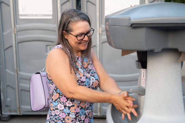 Best Wedding porta potty rental  in Windsor, MO